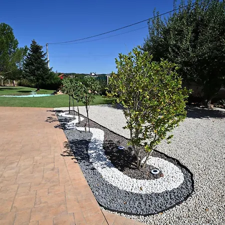 Casa Boutique Vistacastelo Ferienhaus Monforte De Lemos